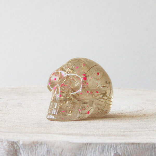 Orgonite schedel met Lemon Kwarts en Seleniet 23 - Afbeelding 2