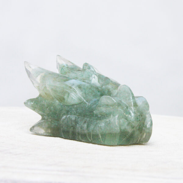 Orgonite drakenschedel met Aquamarijn en Bergkristal 15 - Afbeelding 2
