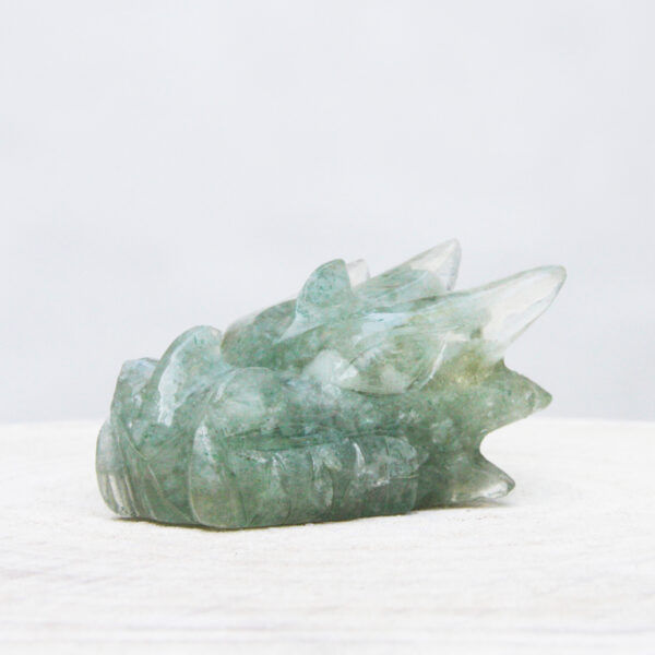Orgonite drakenschedel met Aquamarijn en Bergkristal 15 - Afbeelding 4