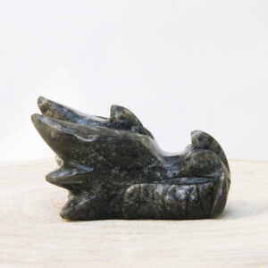 Orgonite drakenschedel met Zwarte Maansteen en Bergkristal 42