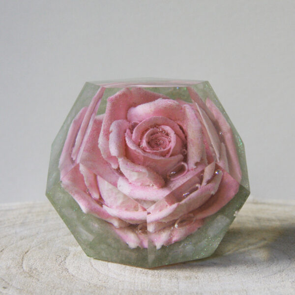 Roze orgonite roos in dodecaëder 4 - Afbeelding 2