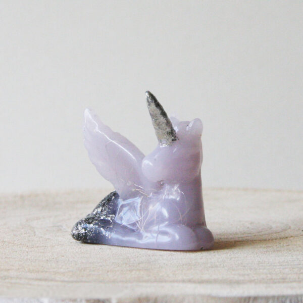 Orgonite Unicorn met Seleniet en Amethist 1 - Afbeelding 2