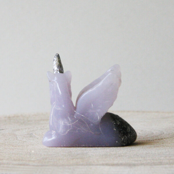 Orgonite Unicorn met Seleniet en Amethist 1 - Afbeelding 6