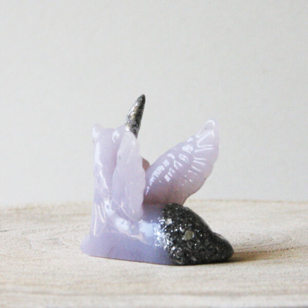Orgonite Unicorn met Seleniet en Amethist 1 - Afbeelding 5