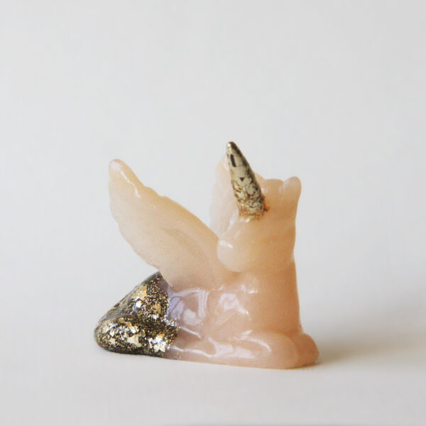 Orgonite Unicorn met Seleniet, Rozenkwarts en Morganiet 2 - Afbeelding 2