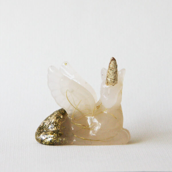 Orgonite Unicorn met Seleniet, Rozenkwarts en Morganiet 4