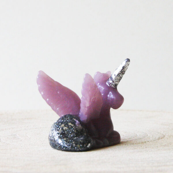 Orgonite Unicorn met Seleniet en Amethist 3 - Afbeelding 3